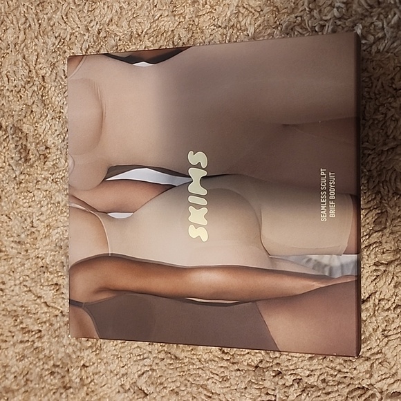 Skims seamless sculpt brief bodysuit bronze color name - Picture 2 of 4